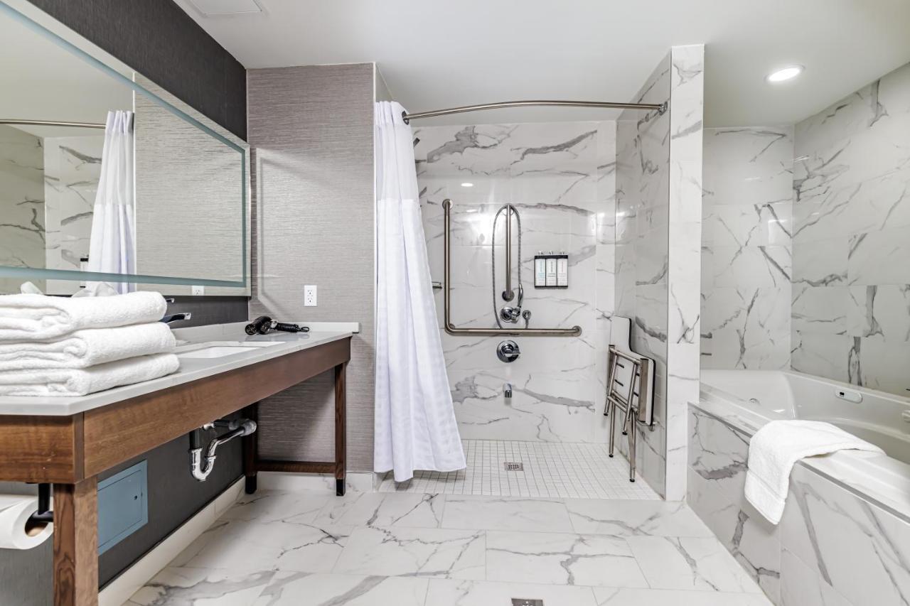 Hyatt Place Toronto-แบรมพ์ตัน ภายนอก รูปภาพ